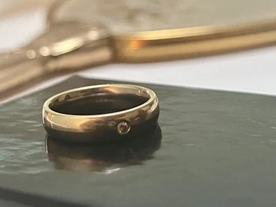 Alianza de boda de dos tonos de oro macizo de 14K para hombre y mujer Foto 1 de 4
