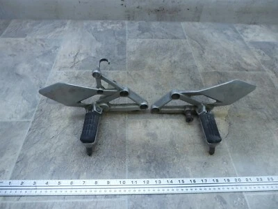 Honda CBR600 1992 F2 H641. soportes y estriberas delanteras conductor Foto 1 de 4