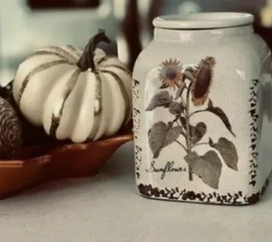 Scentsy Rustic Sunflower Warmer Authentic Wax Warmer New Original Box Floral Jar - Picture 1 of 11