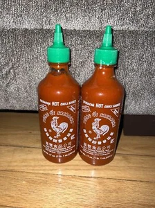 Huy Fong Sriracha Hot Chili Sauce Lot 2 17 Oz Bottle Siracha Sauce Exp 8/25 - Picture 1 of 4