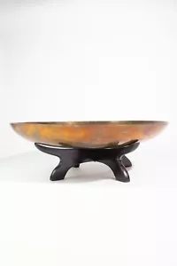 Antiguo cuenco decorativo chino grabado de cobre sobre elegante soporte de madera - Imagen 1 de 9