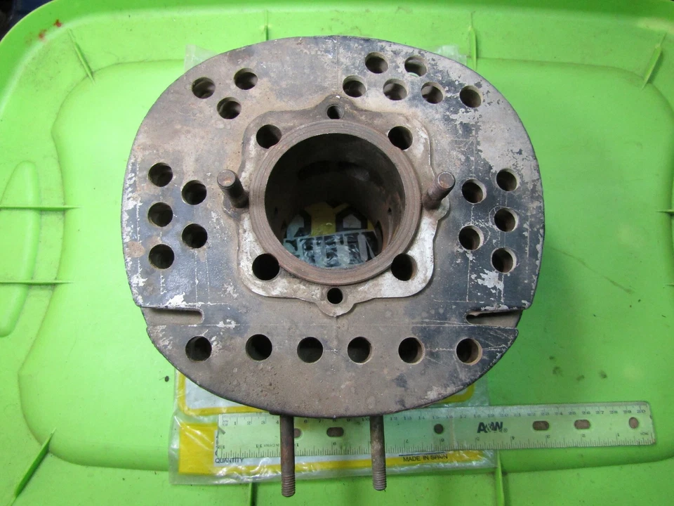 Motor Montesa King Scorpion 250 barril p/n 34.60.025.1 C 34M #10 1970-72 Foto 1 de 4