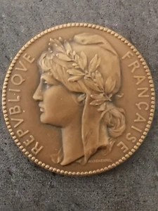MEDAILLE BRONZE 1984 OFFERT SECRETAIRE D'ETAT DU MINISTRE DE LA DEFENSE 67mm142G - Picture 1 of 4