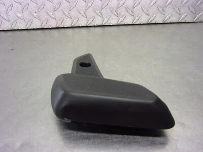 945 A Vespa Sprint 50 2017 OEM carenado cubierta clavija trasera (una) Foto 1 de 4