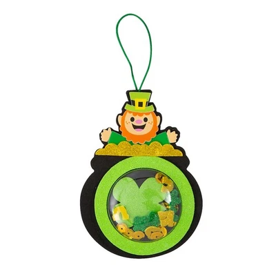 Fun Express Día de San Patricio Duende Coctelera Adorno Espuma Kit Artesanal - 4 1/2" Foto 1 de 3