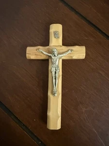 INRI Wooden 4” Crucifix Cross Depicting Jesus Christ Christianity Faith * - Picture 1 of 2