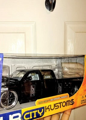 Jada Toy Dub City Kustoms 1:24 Scale 1999 Chevy Silverado Dooley Model Black - Image 1 of 4