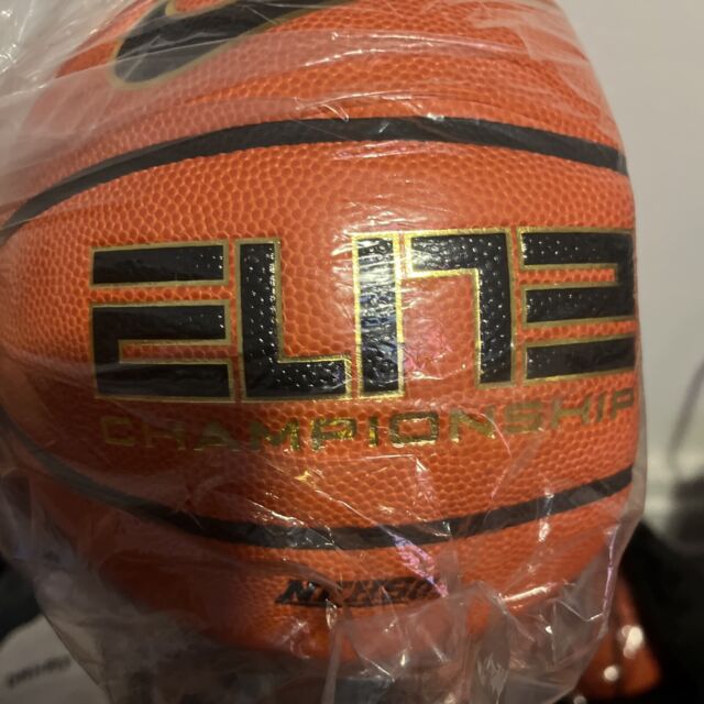 Bola de Basquete Nike Dominate 8P Laranja - Tamanho 7