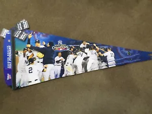 2009 NEW YORK YANKEES WORLD SERIES CHAMPIONS 17""x40"" PENNANT ROLL & GO FELTRO - Foto 1 di 1
