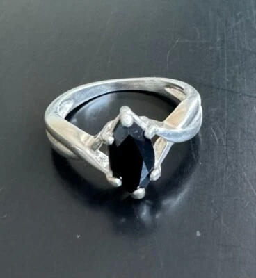 ANILLO AVON PLATA ESTERLINA 925 Y JADEÍTA NEGRA TALLA 5,75 Foto 1 de 4