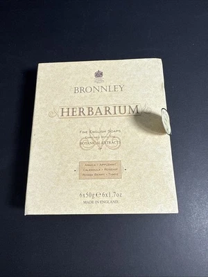 Nuevos jabones de herbario para invitados Bronnley 50 g Foto 1 de 4
