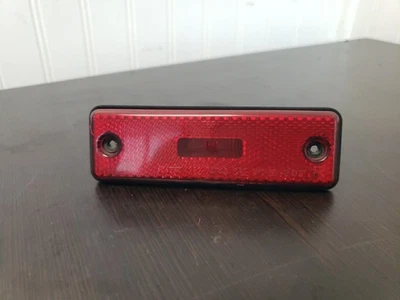 Luz marcadora trasera derecha Toyota Corolla SR5 OEM Foto 1 de 2