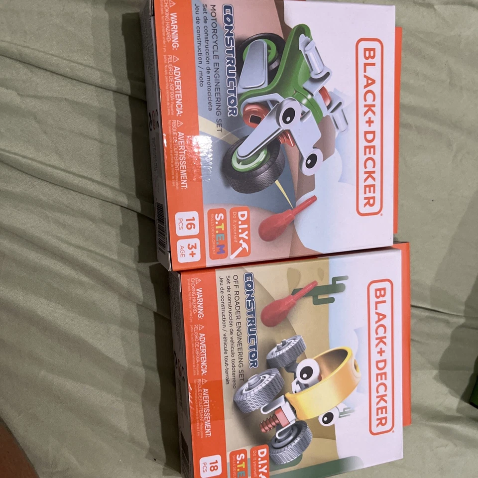 Black +Decker Constructor Motorcycle Engineering & Off Reader (set Of 2) - Image 1 of 1