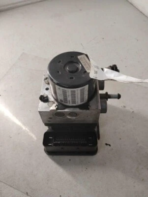 2011 Chrysler Town & Country ABS Anti Lock Brake Pump Assembly OEM - Imagem 1 de 4