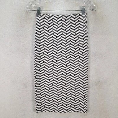 Falda boho ajustada a rayas marfil chevron elástica talla S de Zara para mujer Foto 1 de 4