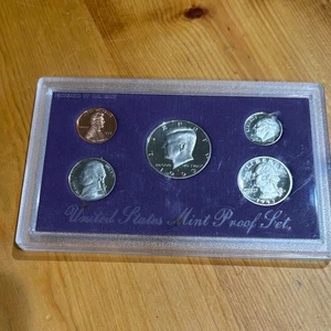 1993 United States Mint Proof Set - Picture 1 of 8