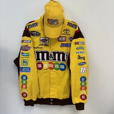 Auténtica chaqueta de algodón amarilla Nascar Kyle Busch Chase M&M talla XL ¡con sombrero! Foto 1 de 4