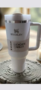 Stanley Quencher H2.0 FlowState 40 Unzen Becher - WEISS - Bild 1 von 1