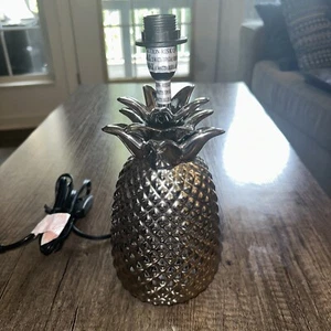 White Pineapple Porcelain Table Lamp - Picture 1 of 4