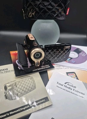 DXG High Definition Mini 4" Lightweight Digital Zoom Video Camera Black Gold - Image 1 of 4