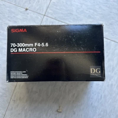 Sigma 70-300mm 1:4-5.6 DL Macro Super Lens Unsure of Mount  For Canon - Image 1 of 4