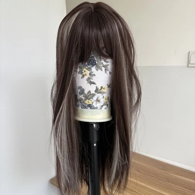 Pelucas de disfraz de cabello resistentes al calor con flequillo largas rectas mezcladas marrón rubio Foto 1 de 4