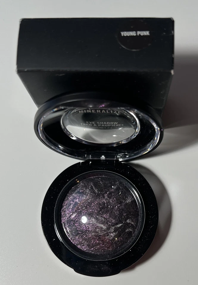 MAC Young Punk Mineralize Eye Shadow New in Box - Image 1 of 1