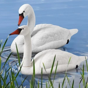 2 Stück Schwan Köder Teich schwimmende Dekoration Kunststoff lebensechte Gans - Brandneu - Bild 1 von 6