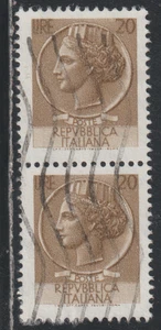 Italy 1955-58 SC# 680 - "Italia" - One Pair  - Used # 80 - Picture 1 of 2