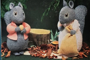 Alan Dart Timmy And Goody Tiptoes Beatrix Potter Knitting Pattern Womens Weekly - Picture 1 of 2