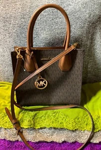 Bolso Bandolera Michael Kors Marrón y Bellota SIG Lona Recubierta Tarjeta de Crédito - Imagen 1 de 13