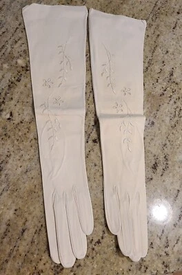 Novo Antigo Tamanho XS/S 6.5 Creme Camurça Fina Formal 16.5" Luvas Longas Ilhós Bordadas - Imagem 1 de 4