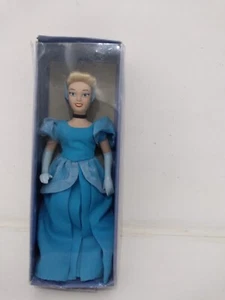 CENERENTOLA - PRINCIPESSE PORCELLANA Disney De Agostini - Foto 1 di 6
