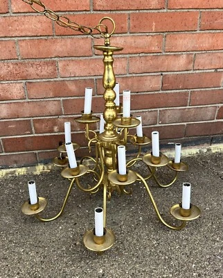 "Lámpara de araña vintage colonial estilo Williamsburg 15 luces de latón 26""d como está reparada" Foto 1 de 4