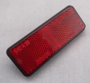 Ricambi Europa Universal Rear Red Oblong Reflector 84mm x 30mm 2820/843004 - Picture 1 of 3