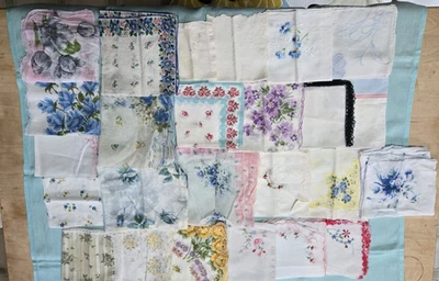 Lot Of 25 Vintage Women’s Floral Printed Hankies Handkerchiefs Various Sizes - Image 1 of 4