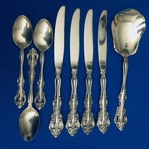 Oneida Michelangelo Shell Scalloped Casserole Spoon 3 teaspoon 4 Dinner Knives - Picture 1 of 4