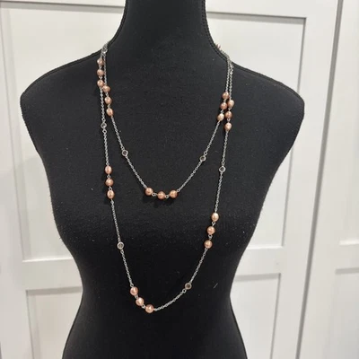 Collar Rosa Brillante Lia Sophia 60" Largo Rosa Imitación Perla Redonda Cuentas de Vidrio Foto 1 de 4