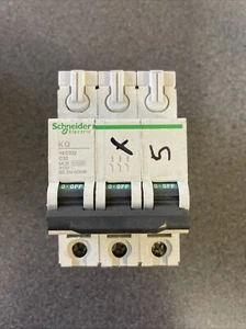 SQUARE D / SCHNEIDER KQ 32 AMP C Type 10 kA TRIPLE POLE MCB KQ10C332 C32 32A - Picture 1 of 6