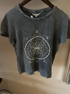 Review Women’s Teeshirt Gray Brand New Size XS - Picture 1 of 4