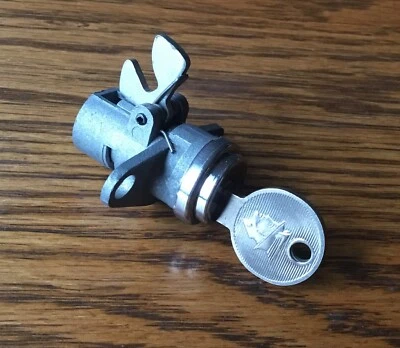 1955~1956 Mercury GLOVE BOX LOCK w/LOGO KEY vtg 1950s NOS interior dash Foto 1 de 4