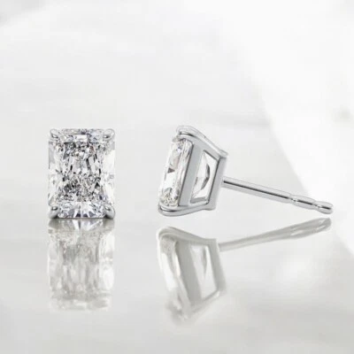 18k White Gold Earring Lab Grown Diamond Radiant Cut  2.00 Carat IGI Certified - Image 1 of 4
