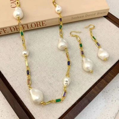 High-end pearl earrings and necklaces in French Baroque style, fashionable - Image 1 of 4