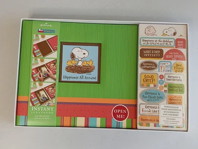 Libro de recortes instantáneo PEANUTS Snoopy Happiness All Around 8x8 SBK5567 con pegatinas Foto 1 de 4