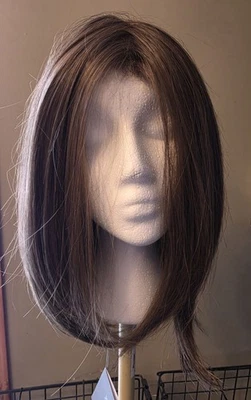 Peluca ON POINT Encaje Frontal/Monofilamento Parte Central por Raquel Welch Castaño Iluminado por el Sol Foto 1 de 4