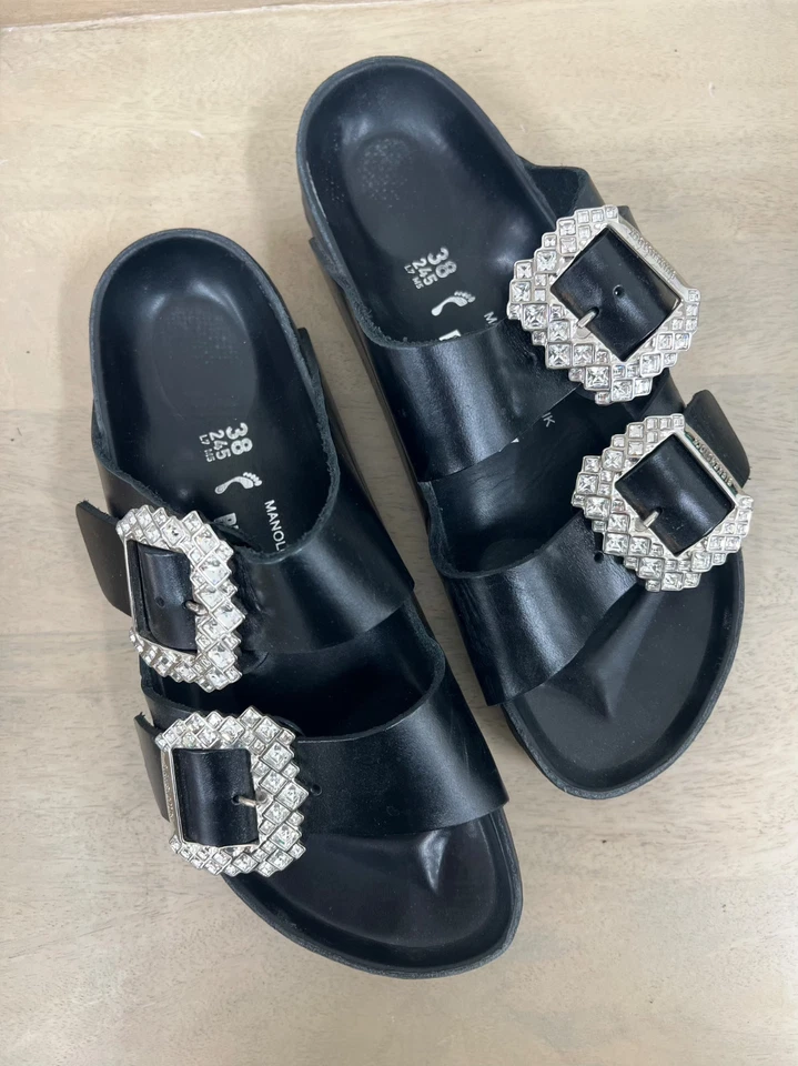 Sandália Manolo Blahnik Birkenstock Arizona fivela de cristal pulseira de couro preto 38 - Imagem 1 de 4