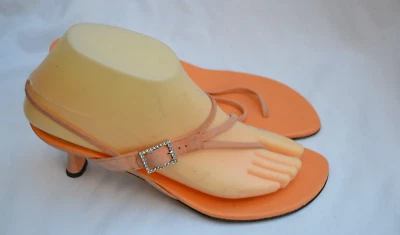 Sandalias STUART WEITZMAN AUTÉNTICAS $399 para mujer de gamuza naranja con tiras talla 7 Foto 1 de 4