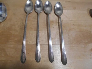 4 Rogers 1939 ALLURE Pattern Iced Tea Spoons IS Silverplate 7376 - Picture 1 of 3