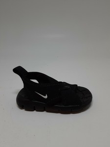 baby nike sandals size 4