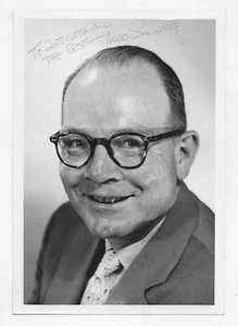 Allen Saunders HAND SIGNED AUTOGRAPH 5X7 PHOTO Steve Roper Mary Worth cartoonist - Picture 1 of 2